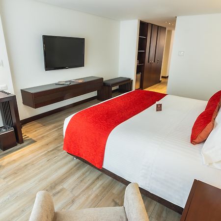 Best Western Plus 93 Park Hotel Bogotá Dış mekan fotoğraf A room at the hotel