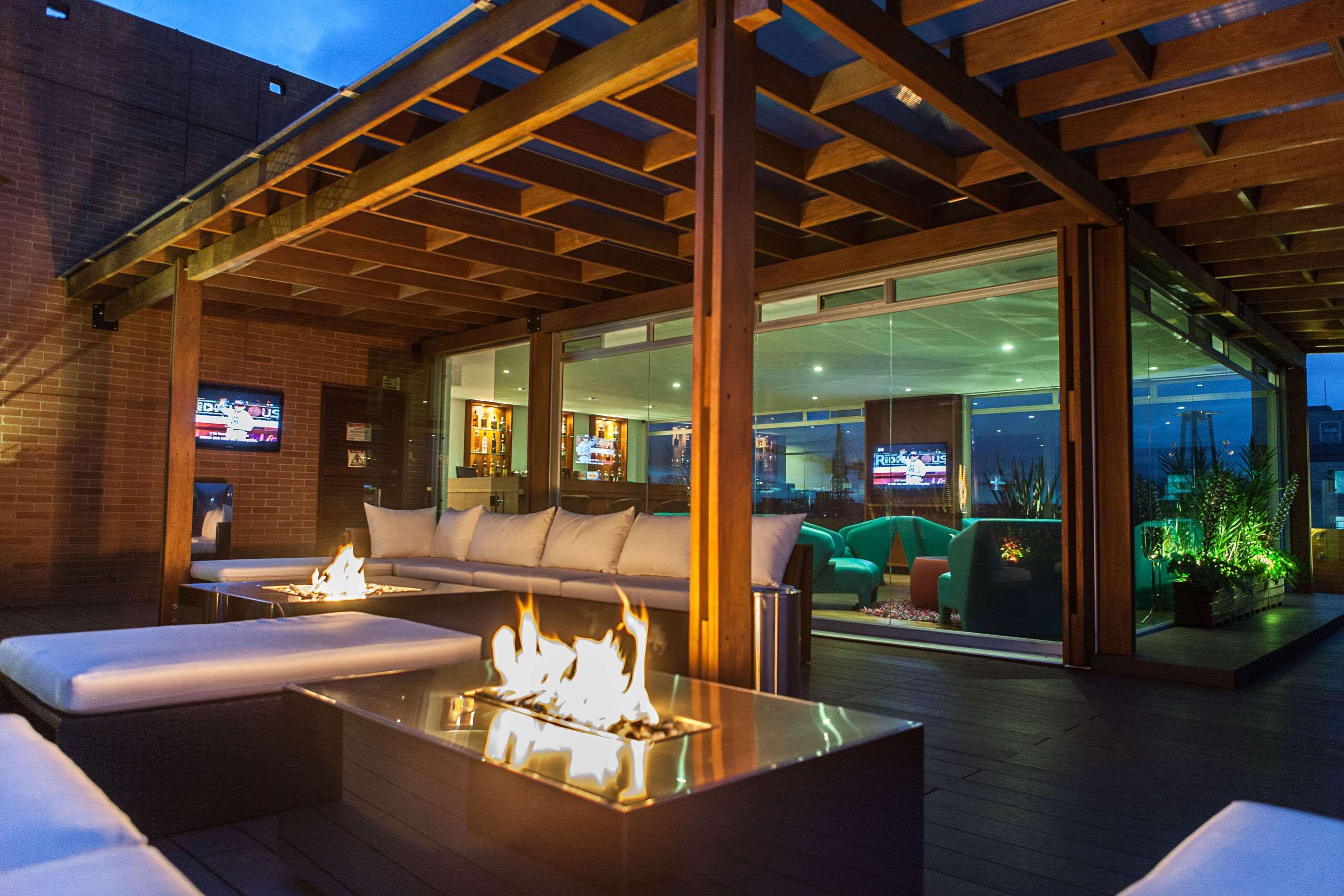 Best Western Plus 93 Park Hotel Bogotá Dış mekan fotoğraf The Sky Bar