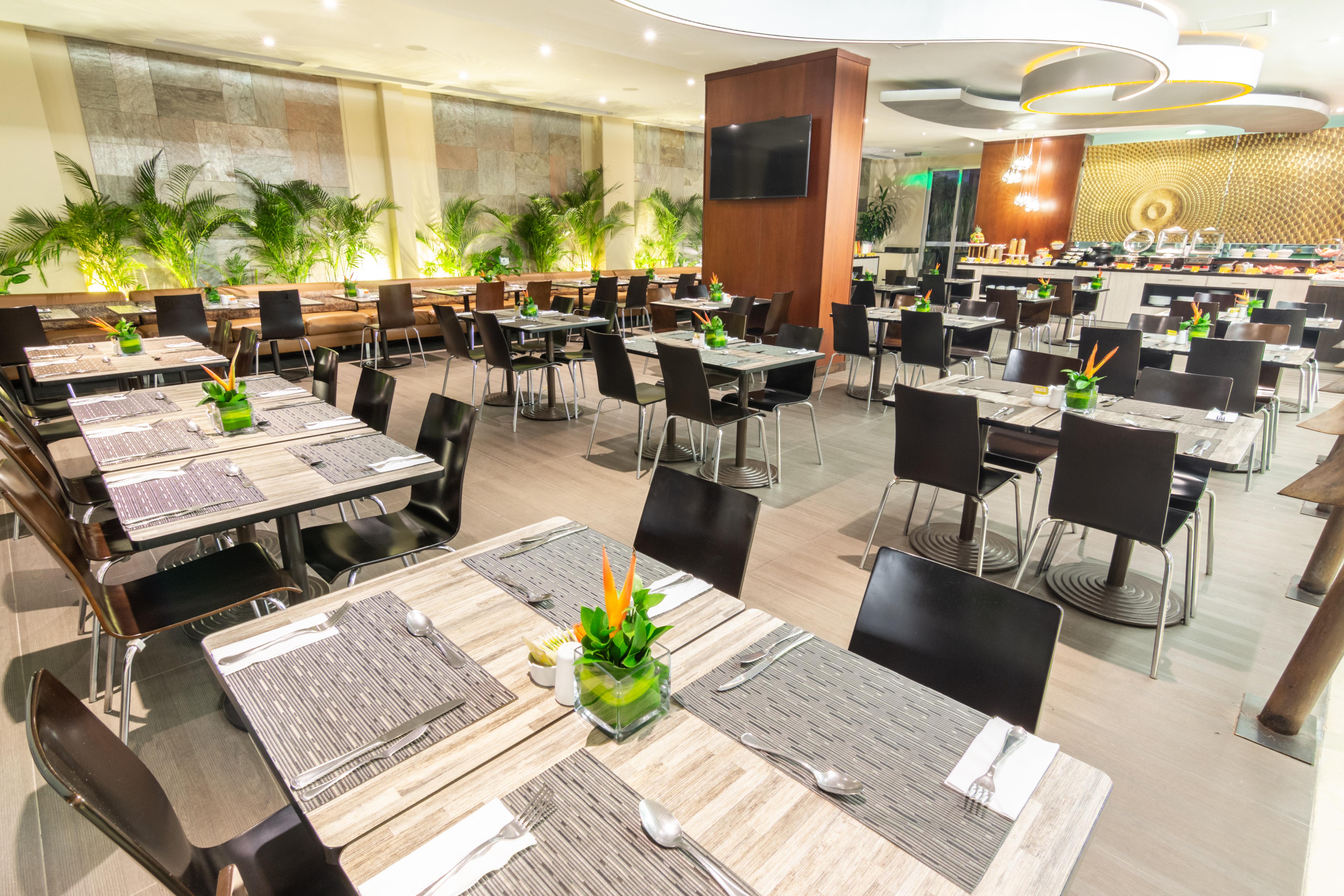 Best Western Plus 93 Park Hotel Bogotá Dış mekan fotoğraf The Club at Changi Airport