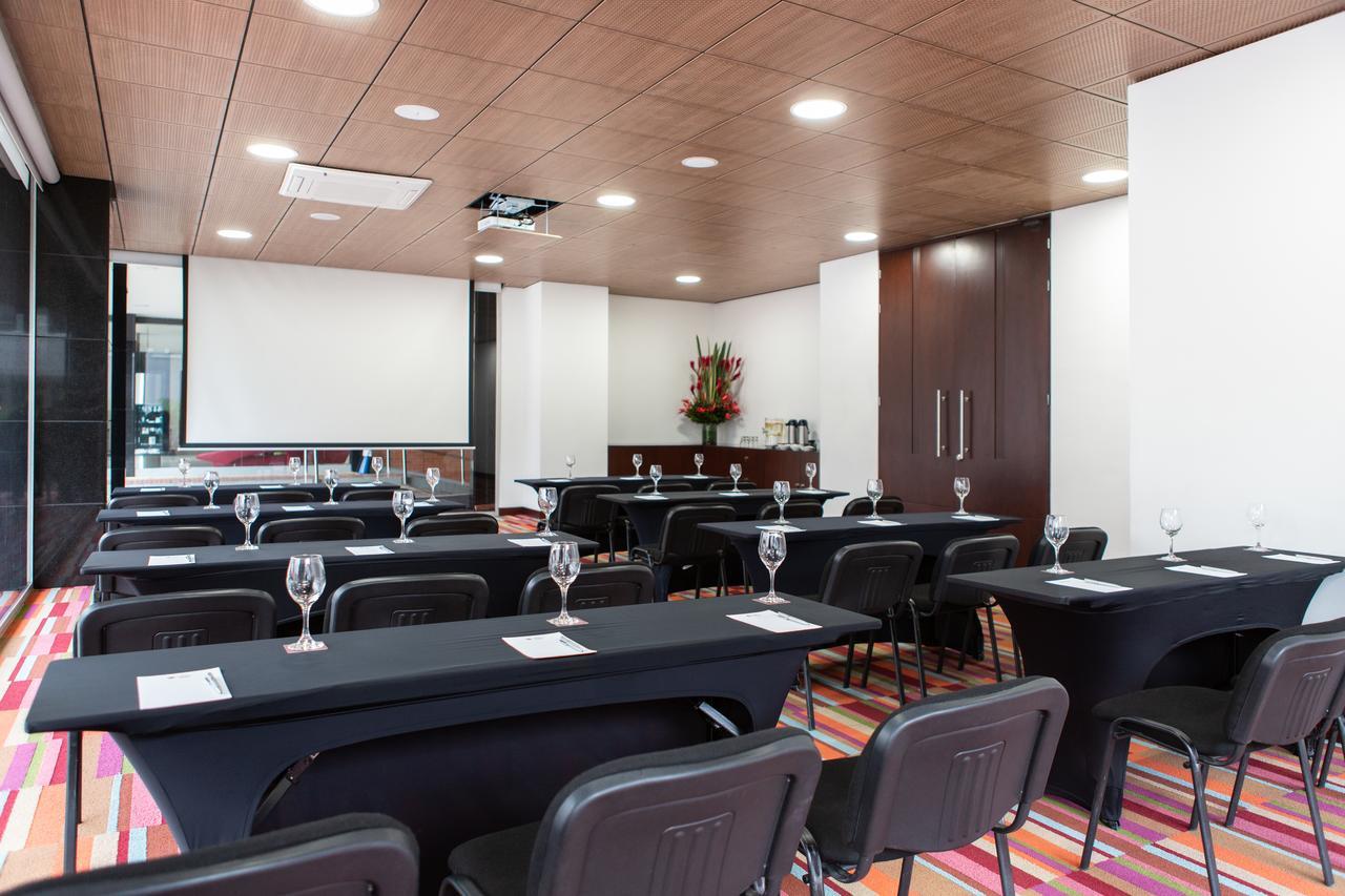 Best Western Plus 93 Park Hotel Bogotá Dış mekan fotoğraf Meeting room at the hotel